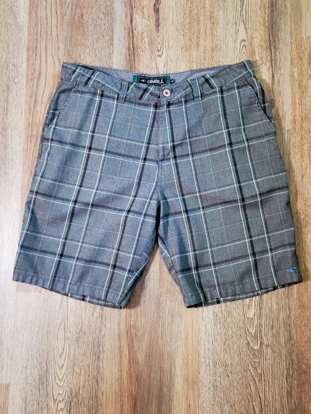 O'Neill Sterling Shorts Mens 38 Gray Plaid Chino Polyester Viscose Golf Travel